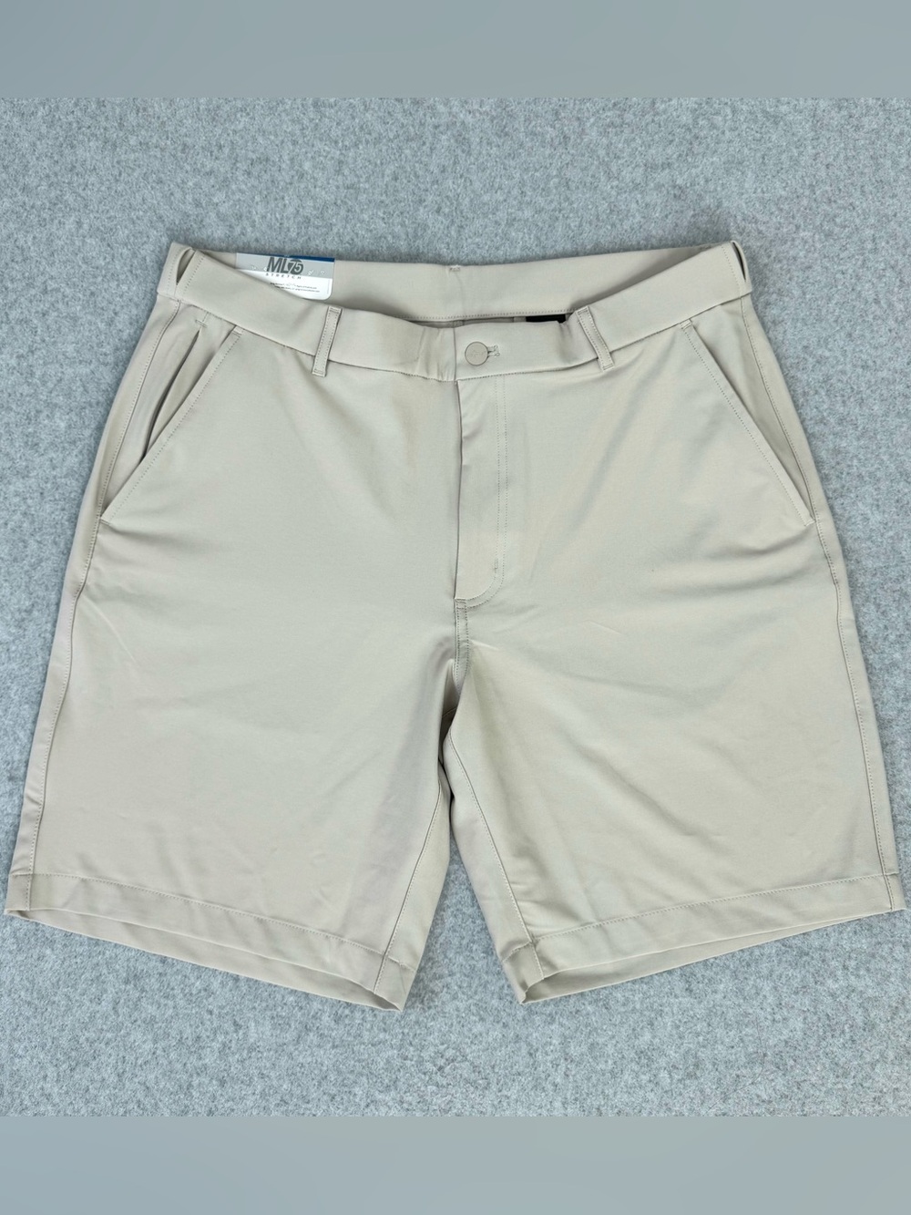 Greg Norman Men's Golf Shorts Stretch Flex Waist Performance Beige Size 36 NWT